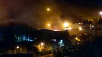 Incendiu puternic la închisoarea Evin din Teheran, cea mai mare din Iran. Opt persoane au fost rănite