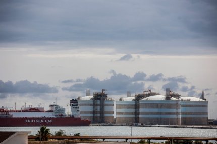 Romgaz şi SOCAR, din Azerbaidjan, vor construi un terminal de lichefiere a gazelor naturale şi de regazificare la Marea Neagră