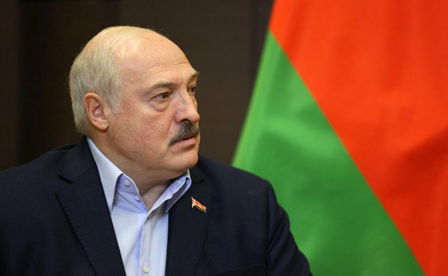 Lukaşenko le cere cetăţenilor din Belarus să i se supună "dacă vor să aibă ce mânca și dacă vor să le facă baie copiilor lor cu apă caldă" Lukaşenko le cere cetăţenilor din Belarus să i se supună "dacă vor să aibă ce mânca și dacă vor să le facă baie copiilor lor cu apă caldă"