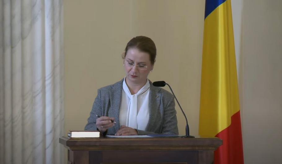 Ligia Deca, noul ministru al Educației, a depus jurământul la Palatul Cotroceni. "România Educată", printre prioritățile mandatului Ligia Deca, noul ministru al Educației, a depus jurământul la Palatul Cotroceni. "România Educată", printre prioritățile mandatului