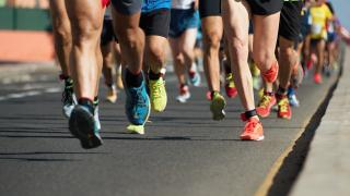 Un alergător s-a prăbuşit, mort, în toiul cursei. Alergase 37 km la Maratonul de la Londra