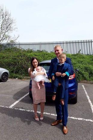 Nicky şi familia sa