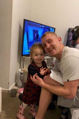 Nicky şi familia sa