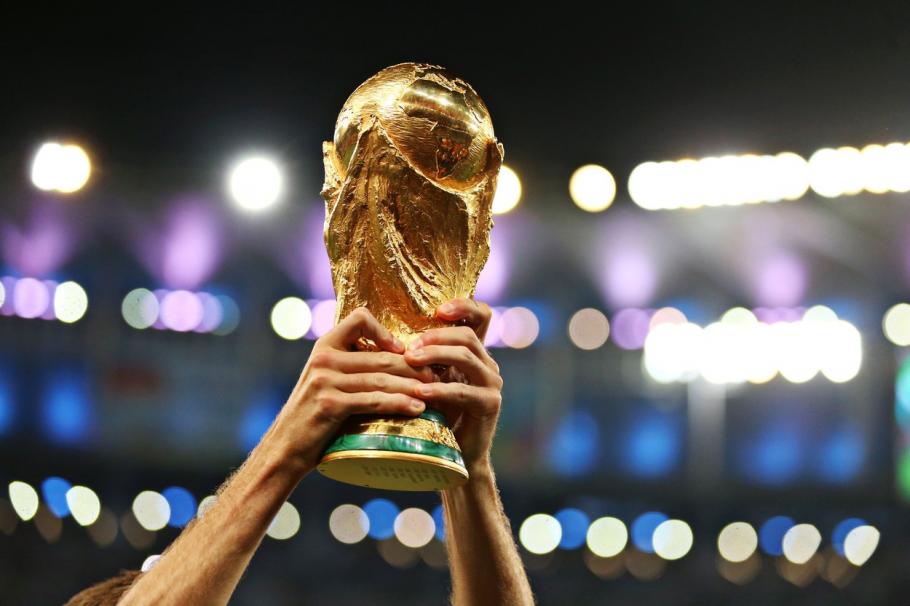 Ucraina vrea să organizeze Campionatul Mondial de fotbal din 2030. Volodimir Zelenski a aprobat deja planul Ucraina vrea să organizeze Campionatul Mondial de fotbal din 2030. Volodimir Zelenski a aprobat deja planul