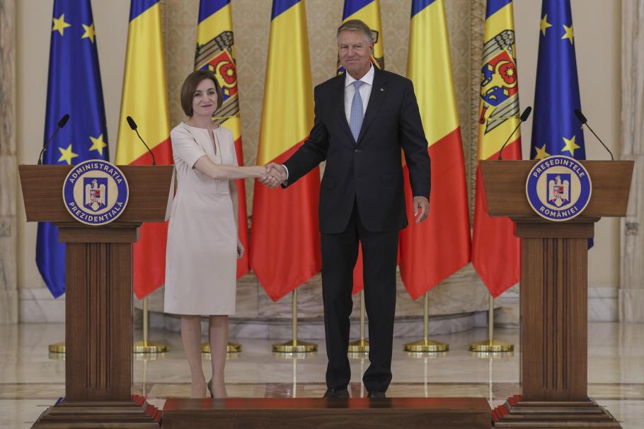 Iohannis, discurs alături de Maia Sandu în Parlament: "În raport cu bărbaţii, prezenţa femeilor în poziţiile de management este semnificativ mai redusă în România" Iohannis, discurs alături de Maia Sandu în Parlament: "În raport cu bărbaţii, prezenţa femeilor în poziţiile de management este semnificativ mai redusă în România"