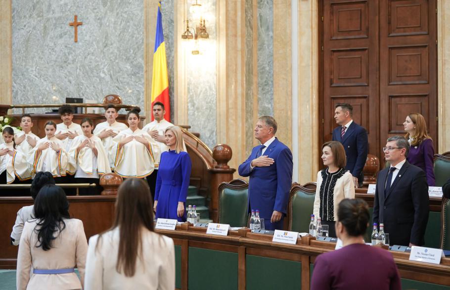Maia Sandu cere ajutorul României: Riscăm să rămânem fără gaze și electricitate. Preţul e dublu faţă de România Maia Sandu cere ajutorul României: Riscăm să rămânem fără gaze și electricitate. Preţul e dublu faţă de România