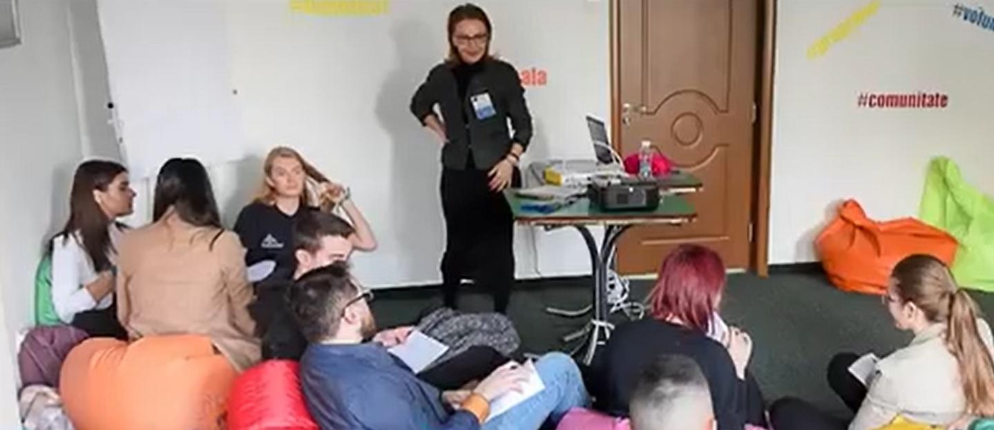 Fundaţia "Dan Voiculescu pentru Dezvoltarea României", prezentă la UniFEST. Mii de studenţi din toată ţara participă gratuit