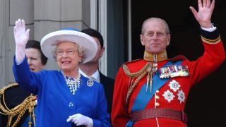 Prințul Philip, "extrem de supărat" pe modul în care "The Crown" a prezentat un eveniment tragic din viața sa. Sotul reginei Elisabeta a II-a vrut să îi dea în judecată pe producători