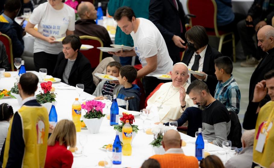 Prânzul lui Papa Francisc Prânzul lui Papa Francisc
