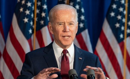 Tweetul de pe contul oficial al lui Biden include un videoclip care atacă bilanţul lui Trump în funcţie