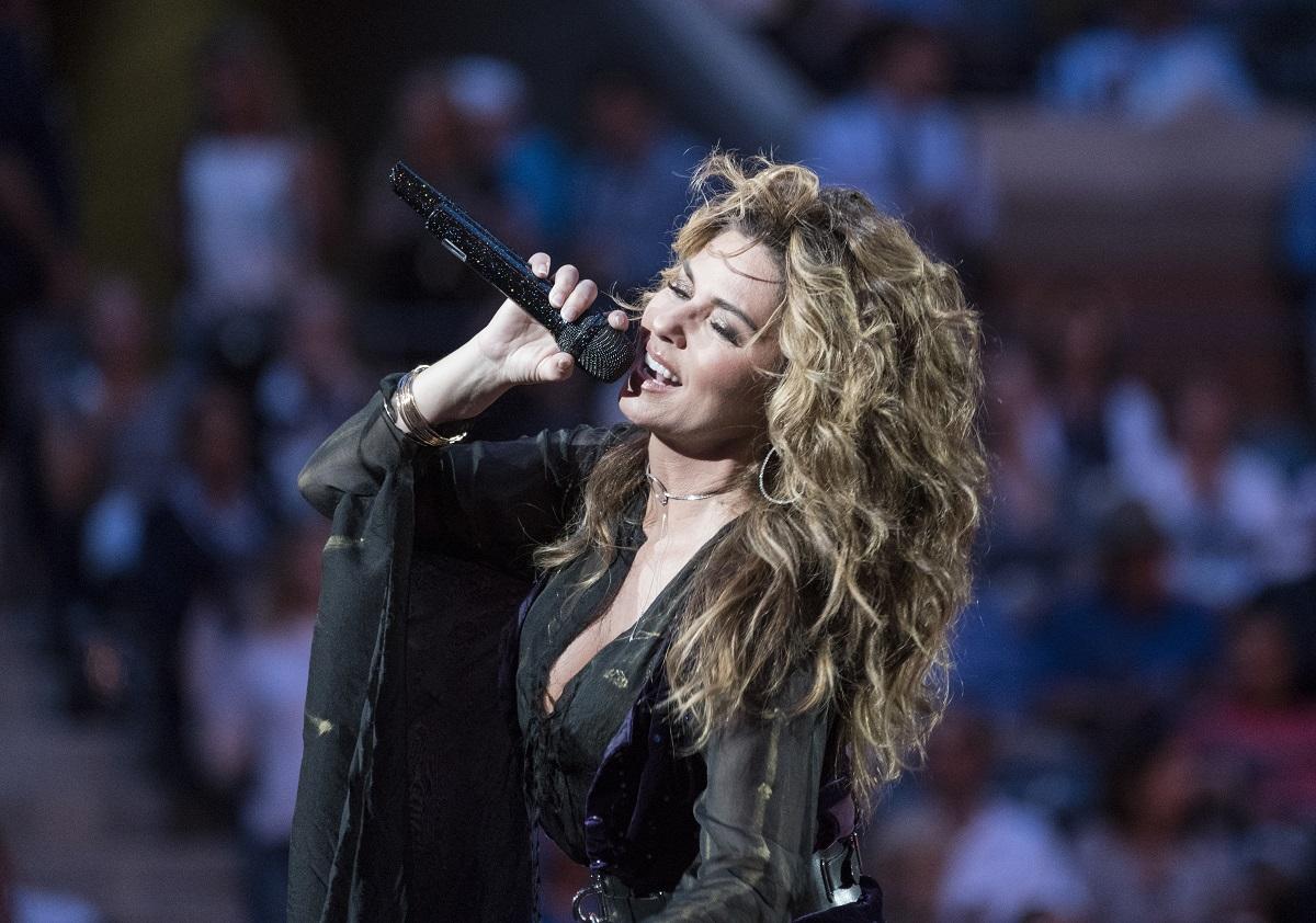 Shania Twain ar putea să nu mai cânte niciodată, după operaţia la gât. Ce a  declarat celebra cântăreaţă | Observatornews.ro