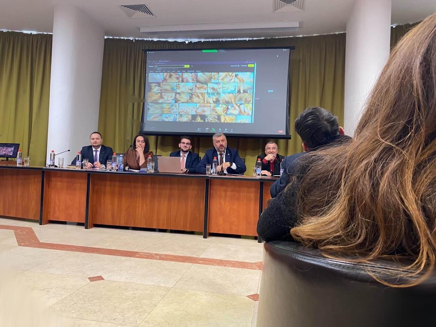 Imagini cu conţinut sexual, difuzate la dezbaterea proiectului de lege pentru securitatea și apărarea cibernetică a României