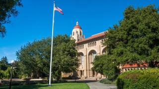 Un bărbat din SUA locuia ilegal în căminele studențești ale Universităţii Stanford. Sunt refăcute procedurile de pază
