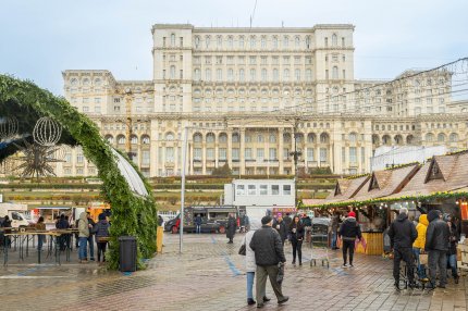 Târgul de Crăciun din Piața Constituției din București