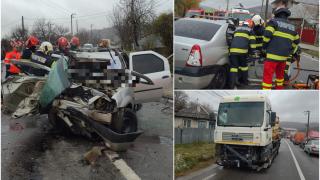 Familie distrusă la Luncani, în Bacău. Doi fraţi au murit pe loc, după ce maşina în care se aflau s-a izbit frontal de un camion