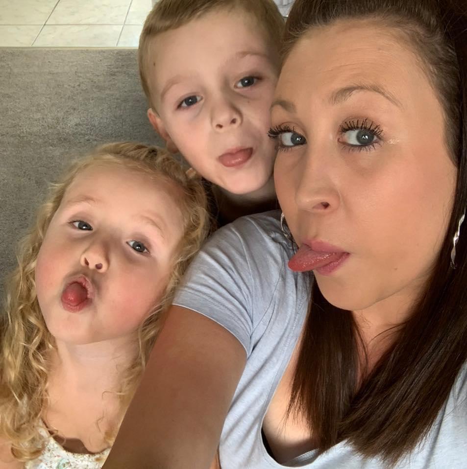 Tatăl a pierit subit, soţia lui a fost răpusă de cancer