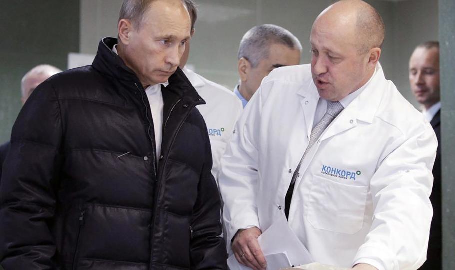"Bucătarul lui Putin" susține că un fost general al US Marine Corps face parte din Wagner și luptă în Ucraina "Bucătarul lui Putin" susține că un fost general al US Marine Corps face parte din Wagner și luptă în Ucraina