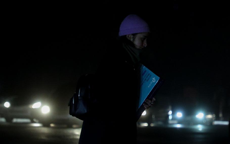 Peste 6 milioane de locuinţe din Ucraina, fără curent. Zelenski: Misiunea principală în această săptămână este energia Peste 6 milioane de locuinţe din Ucraina, fără curent. Zelenski: Misiunea principală în această săptămână este energia