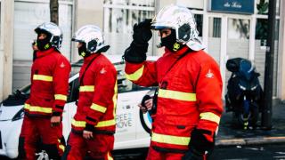 Incendiu devastator în Franţa, într-un bloc de locuinţe sociale. Un om a murit şi mai mulţi au fost răniţi