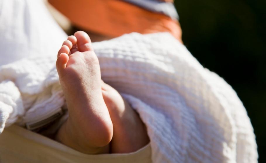 Cadavrele a doi bebeluși, descoperite într-o casă din Țara Galilor Trei persoane au fost arestate