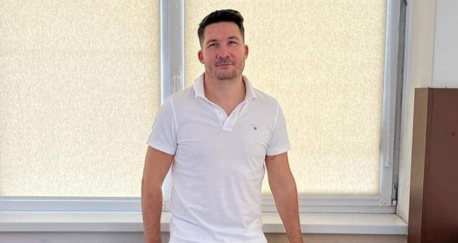 Un medic din Satu Mare le cere pacienţilor să nu-i mai ofere "atenţii": "Nu mă mai jigniţi. Dumnezeu mi-a dat mereu mai mult inapoi. El stie de ce" Un medic din Satu Mare le cere pacienţilor să nu-i mai ofere "atenţii": "Nu mă mai jigniţi. Dumnezeu mi-a dat mereu mai mult inapoi. El stie de ce"