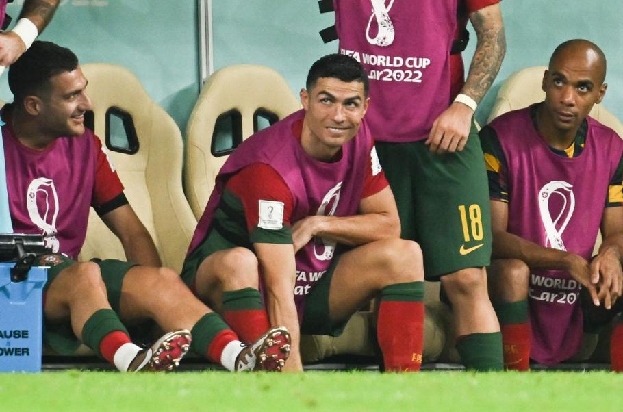 Cristiano Ronaldo ar urma semneze cu Al Nasr, în Arabia Saudită. Contract record de 200 de milioane de euro pe sezon Cristiano Ronaldo ar urma semneze cu Al Nasr, în Arabia Saudită. Contract record de 200 de milioane de euro pe sezon