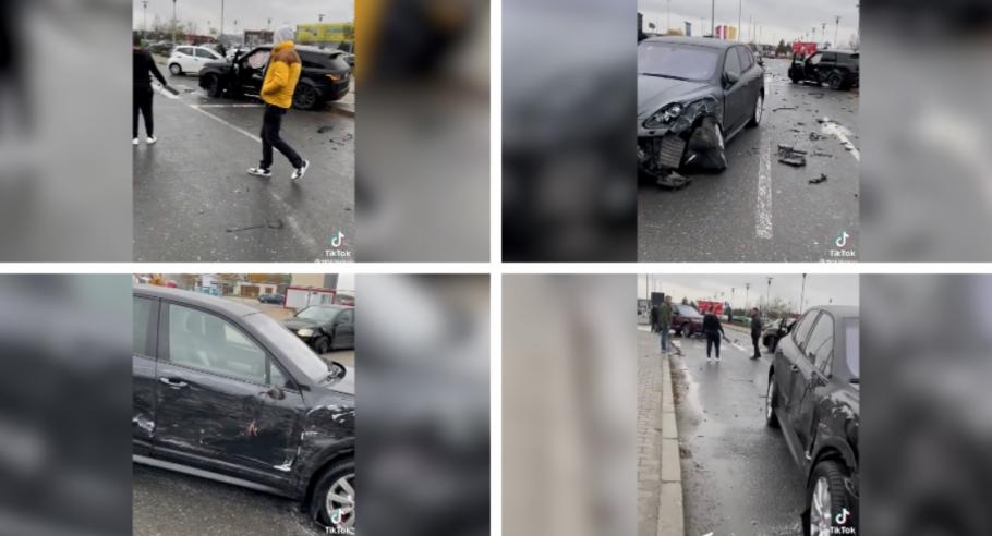 Accident teribil între 4 maşini, în parcarea unui mall din Bucureşti: "Niciunul nu merită permis de conducere" Accident teribil între 4 maşini, în parcarea unui mall din Bucureşti: "Niciunul nu merită permis de conducere"