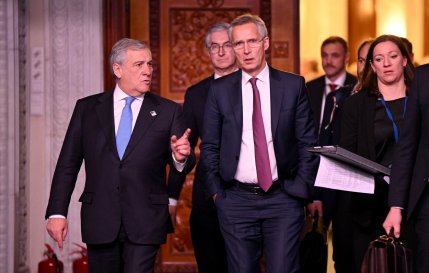 Jens Stoltenberg laudă Ucraina pentru "progresele semnificative", dar avertizează că Rusia nu trebuie subestimată