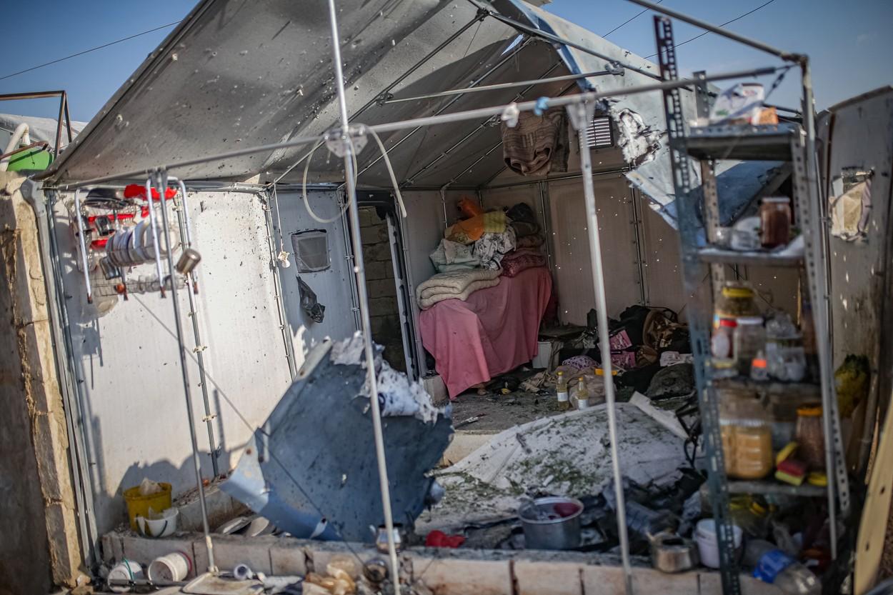 Echipele de apărare civilă şi rezidenţii au salvat răniţii şi i-au transferat la spitalele din apropiere