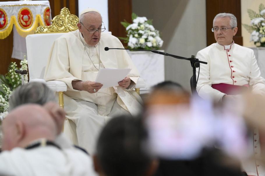 Papa Francisc în vizită în Bahrain Papa Francisc în vizită în Bahrain