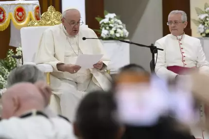 Papa Francisc în vizită în Bahrain Papa Francisc în vizită în Bahrain