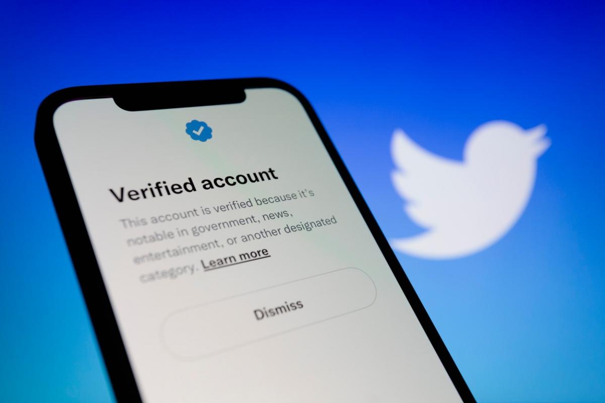 Twitter amână introducerea taxei de 8 dolari pe lună pentru verificarea conturilor până după alegerile din SUA Twitter amână introducerea taxei de 8 dolari pe lună pentru verificarea conturilor până după alegerile din SUA