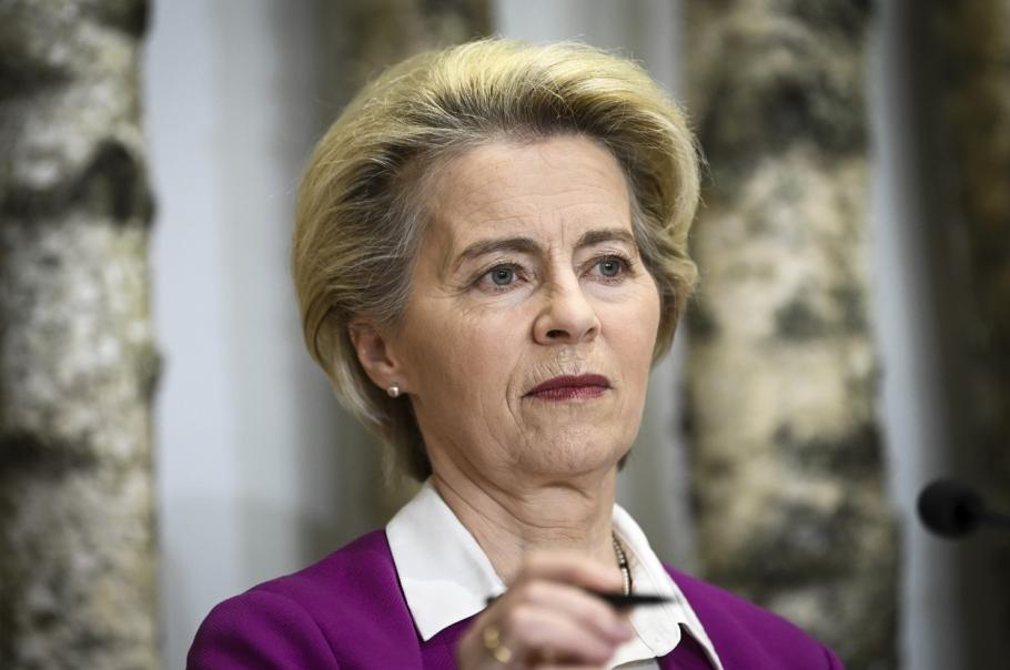 Gafă a Ursulei von der Leyen. Șefa Comisiei Europene a declarat că 100.000 de soldați ucraineni au murit în război. CE a confirmat că a fost o greșeală Gafă a Ursulei von der Leyen. Șefa Comisiei Europene a declarat că 100.000 de soldați ucraineni au murit în război. CE a confirmat că a fost o greșeală