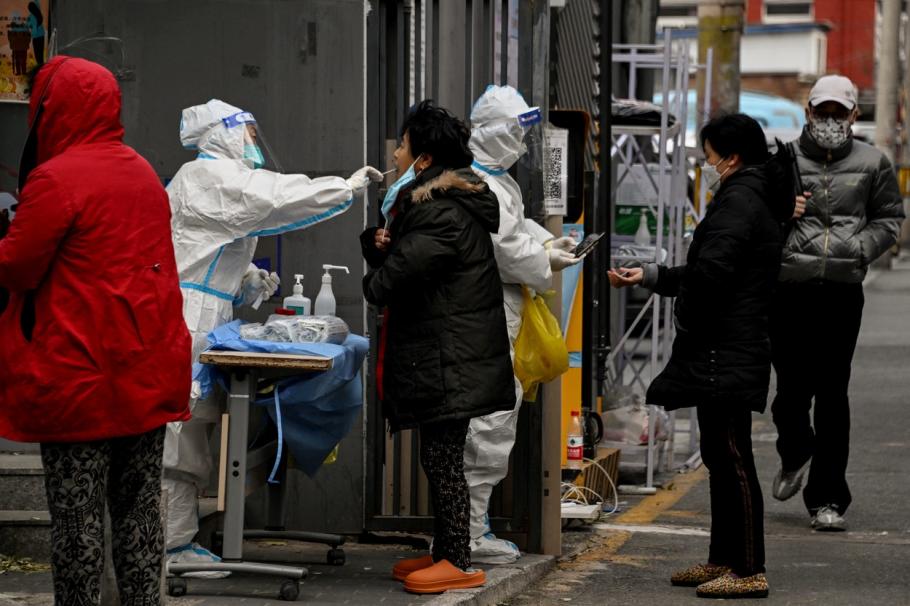 Mai multe oraşe din China relaxează restricţiile împotriva coronavirusului, după ce protestele au luat amploare în toată ţara Mai multe oraşe din China relaxează restricţiile împotriva coronavirusului, după ce protestele au luat amploare în toată ţara