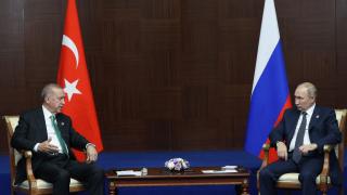Erdogan l-a sunat pe Putin şi l-a anunţat că trebuie să "cureţe" nordul Siriei de forţele kurde