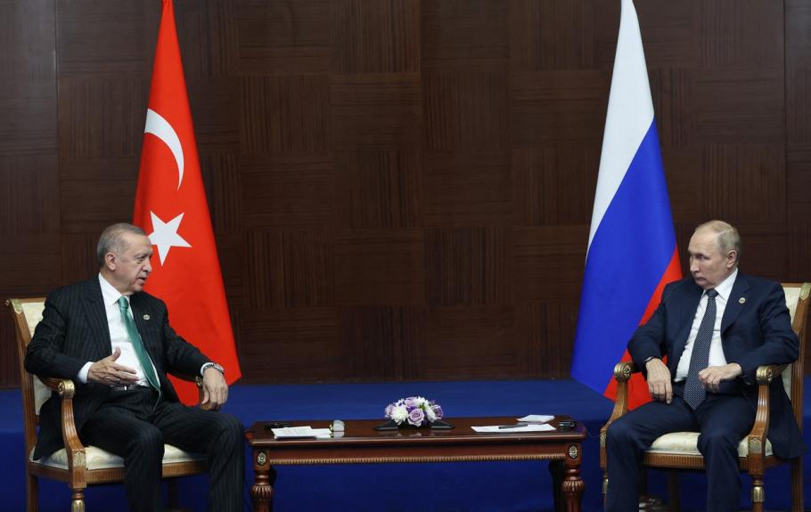 Erdogan l-a sunat pe Putin şi l-a anunţat că trebuie să "cureţe" nordul Siriei de forţele kurde Erdogan l-a sunat pe Putin şi l-a anunţat că trebuie să "cureţe" nordul Siriei de forţele kurde