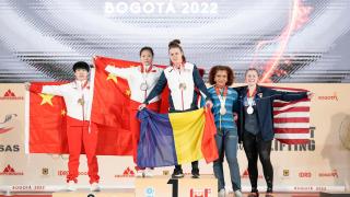 Loredana Toma a cucerit două medalii de aur pentru România la Mondialele de Haltere din Columbia. Cum arată palmele campioanei