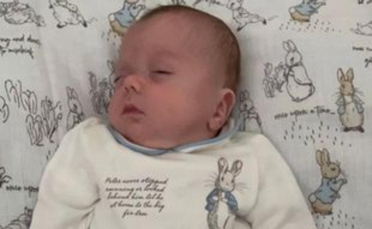 Michael Gallagher s-a născut prematur la 27 de săptămâni pe 24 mai, împreună cu sora sa geamănă Angel