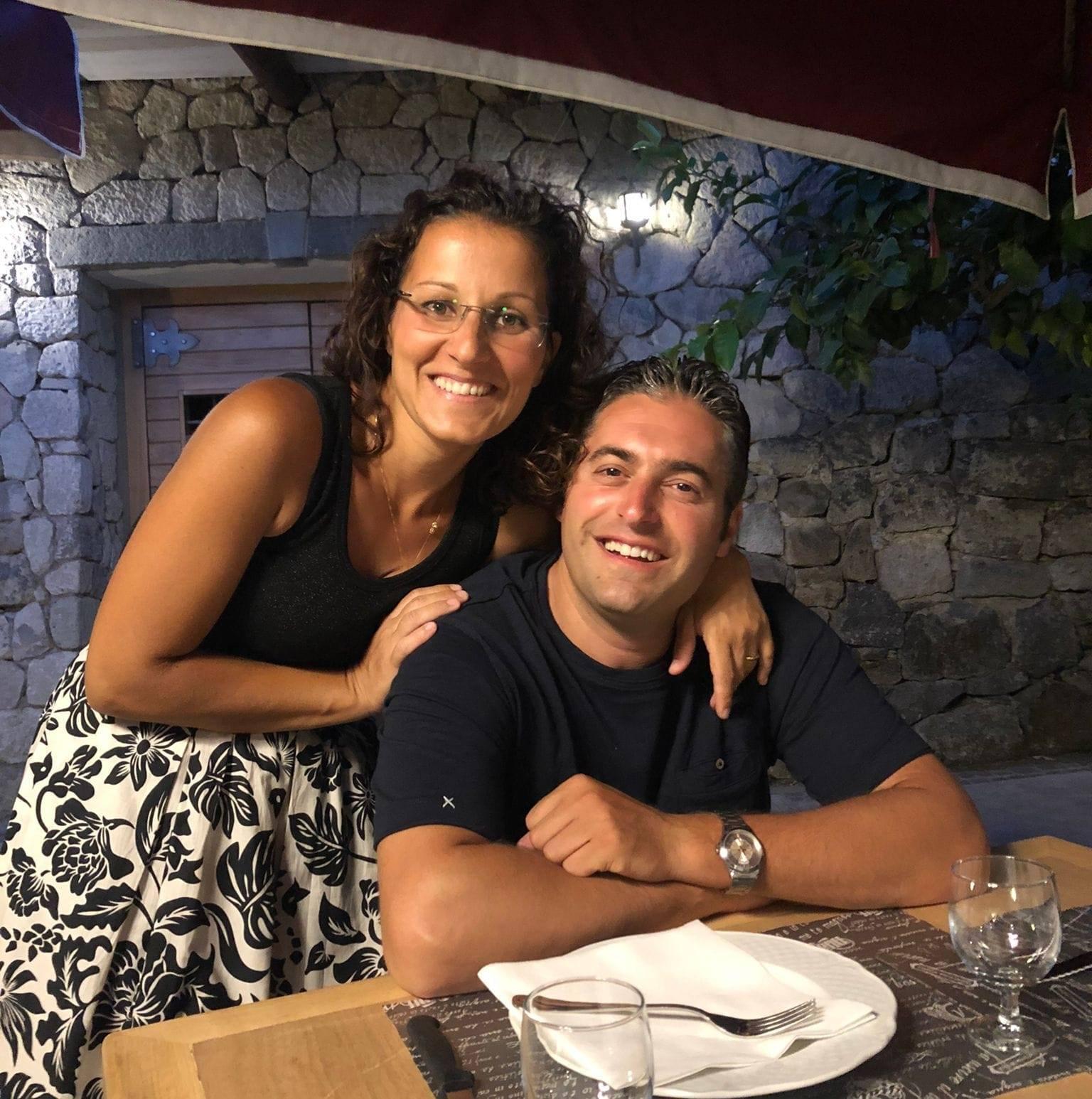 Familie cu trei copii, "reîntregită" după moartea tragică a tuturor membrilor. Dezastrul din Ischia s-a abătut asupra lor ca un blestem