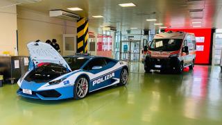 Poliţia italiană a traversat ţara într-un Lamborghini cu 300 de km/h pentru a livra doi rinichi şi a salva două vieţi