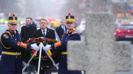 Preşedintele Iohannis a depus o coroană de flori în memoria victimelor Revoluţiei din 1989