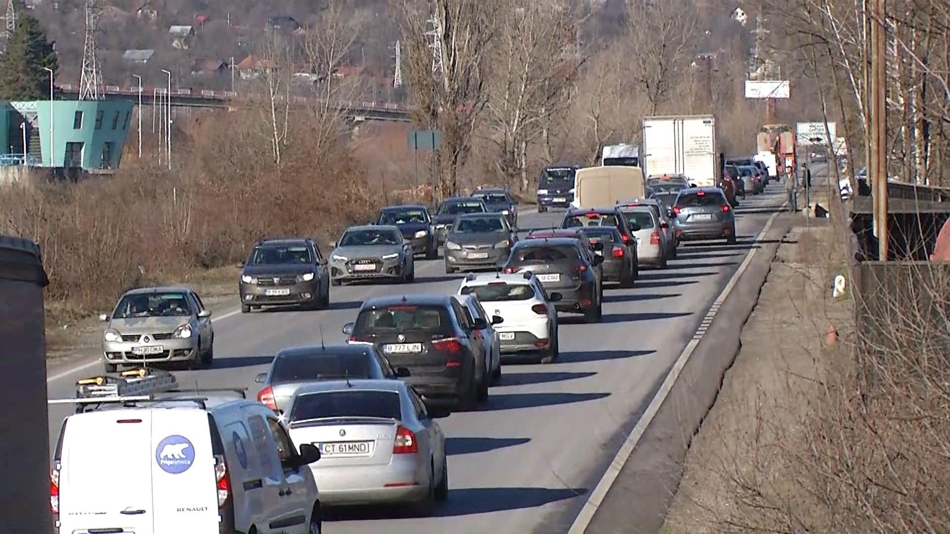 Trafic de coșmar între stațiunile montane, în prag de Crăciun
