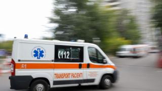 Un tânăr oltean, băgat în spital după o răfuială ca-n filme. Șase bărbați și-au aruncat pumni și picioare