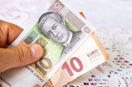 Avans economic masiv anticipat pentru Croaţia, după ce va intra în zona euro. "Când moneda ta se depreciază în raport cu euro, datoria ta valorează mai mult"