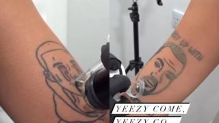 "Yeezy come, Yeezy go". Un salon din Londra îndepărtează gratuit clienţilor tatuajuele cu Kanye West