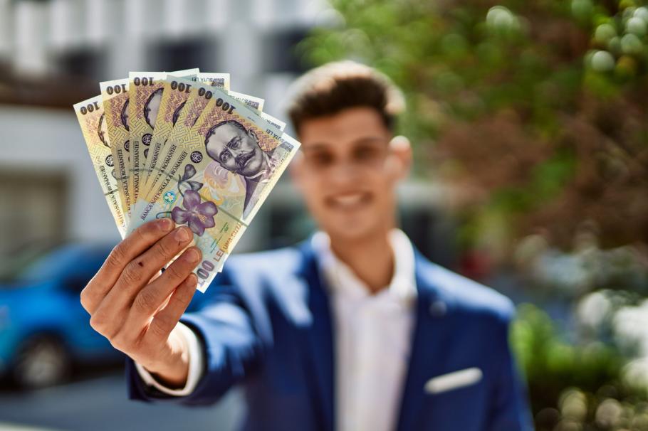 Ajutor de peste 300 euro de la stat pentru români. Cine se califică Ajutor de peste 300 euro de la stat pentru români. Cine se califică