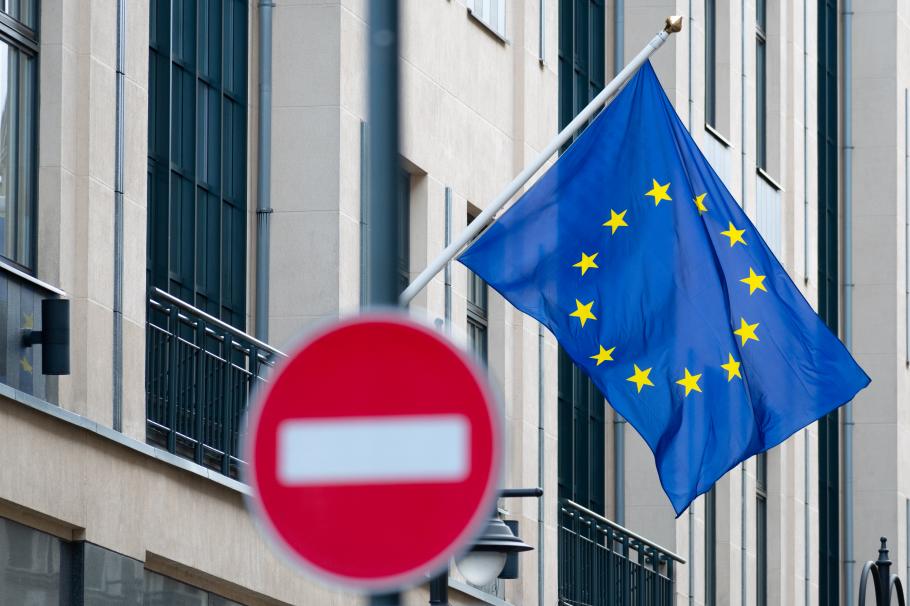 "Viena umilește Bucureștiul". Presa austriacă critică veto-ul cancelarului Nehammer privind intrarea României în Schengen "Viena umilește Bucureștiul". Presa austriacă critică veto-ul cancelarului Nehammer privind intrarea României în Schengen