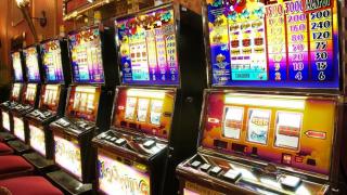 O femeie din Iaşi a câştigat un apartament de 70.000 de euro la tombola organizată de o sală de jocuri de noroc. Cum a rămas fără casă şi cu 10% din sumă