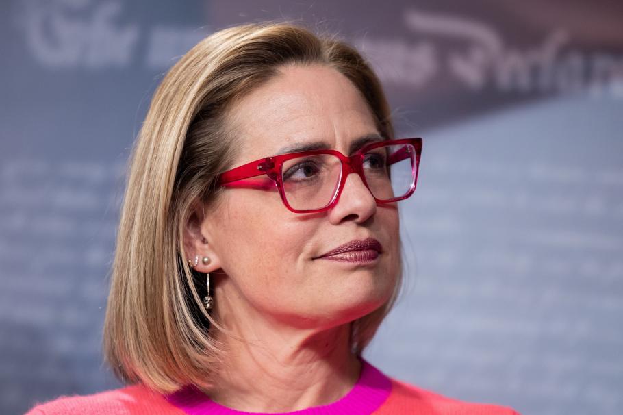 Kyrsten Sinema senatoarea de Arizona Kyrsten Sinema (democrată)