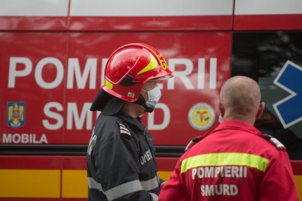 Impact devastator între un camion, o ambulanţă şi un autoturism în Bălţaţi. Cinci persoane, în stop cardio-respirator